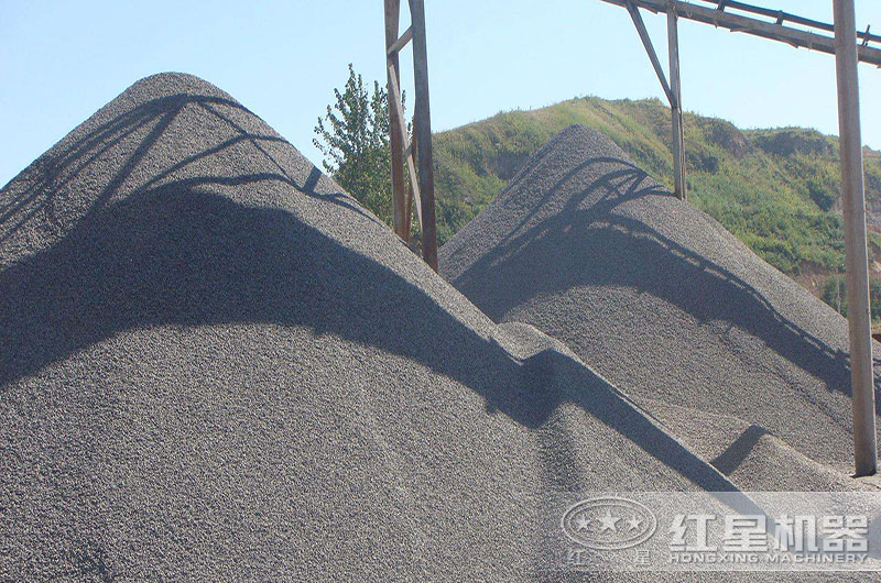 生產(chǎn)出來的成品機制砂