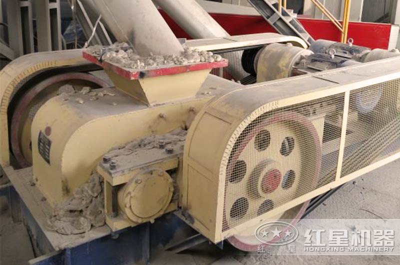 雙輥破碎機(jī)現(xiàn)場實拍